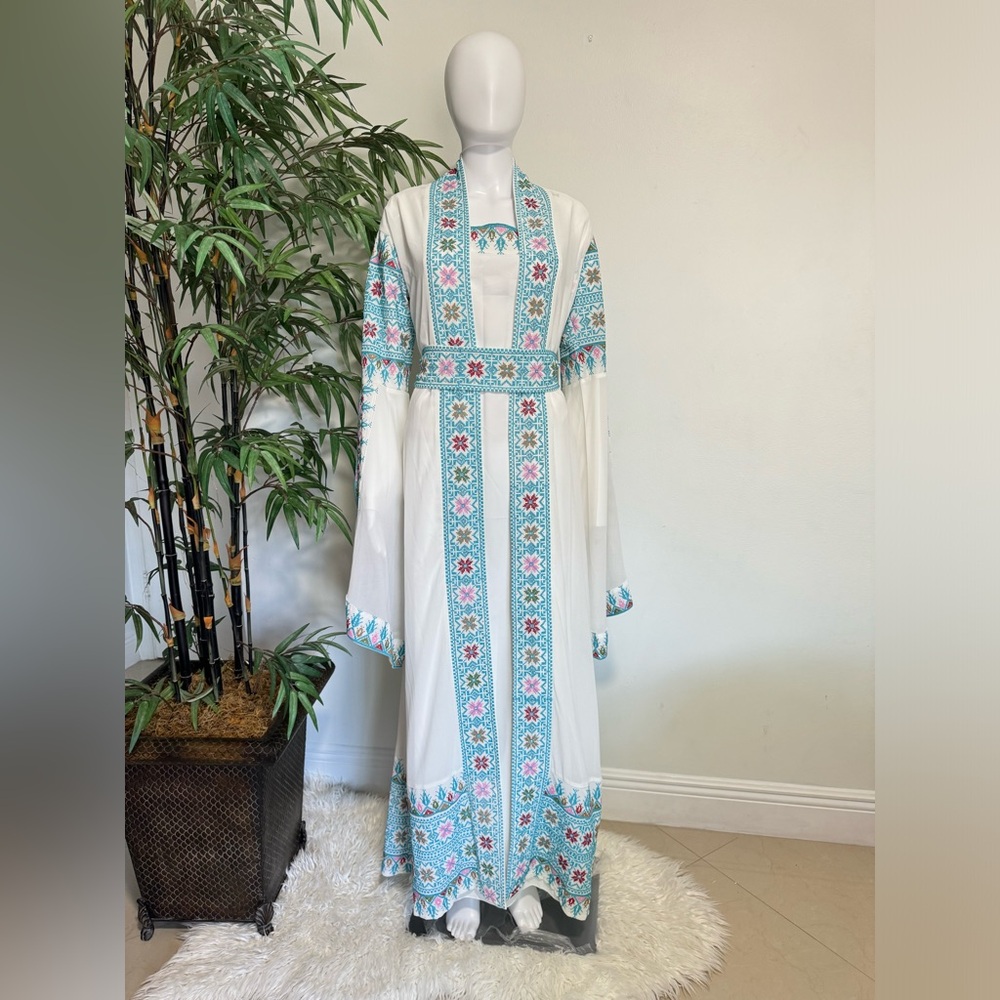 3 Piece Elegant White and Blue Embroidered Dress Thobe NWOT